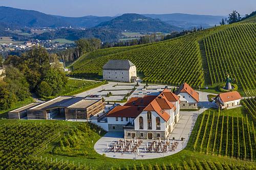 Weingut Taggenbrunn Außenansicht